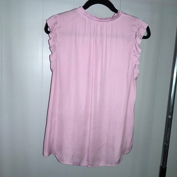 Loft pink ruffle keyhole neckline top sz LP flutter cap sleeve curved hem - Picture 3 of 5